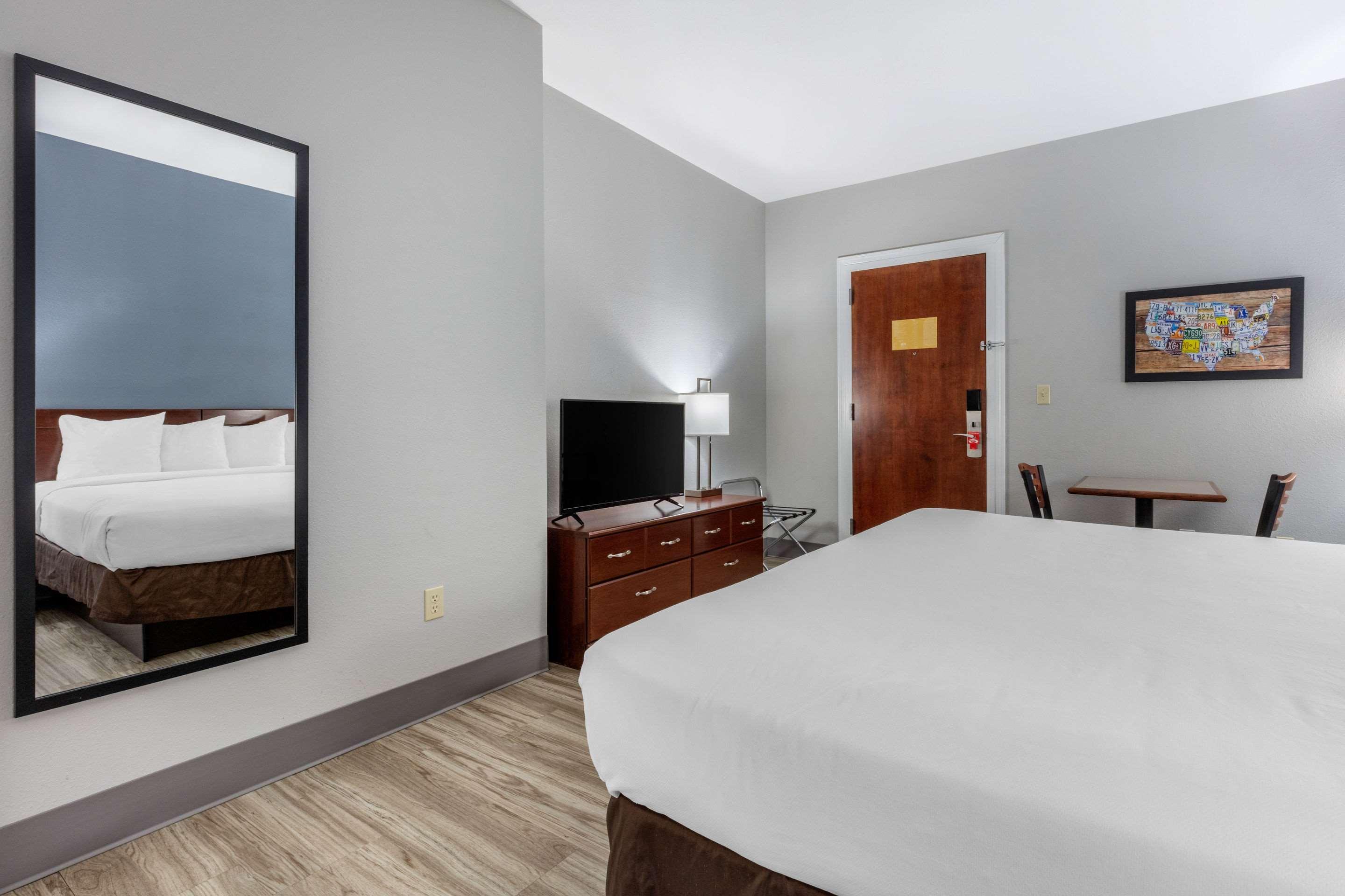 Quality Inn & Suites Demopolis Ngoại thất bức ảnh