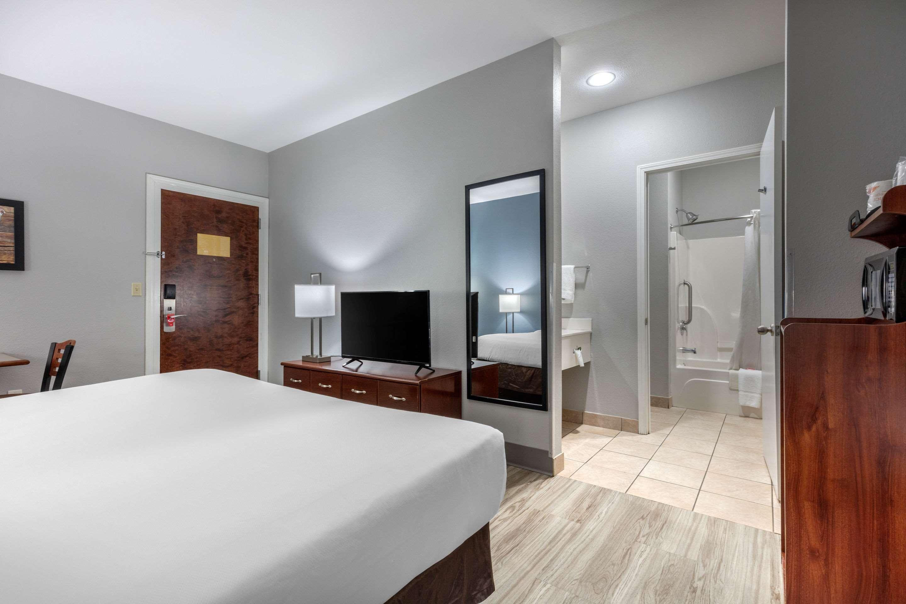 Quality Inn & Suites Demopolis Ngoại thất bức ảnh
