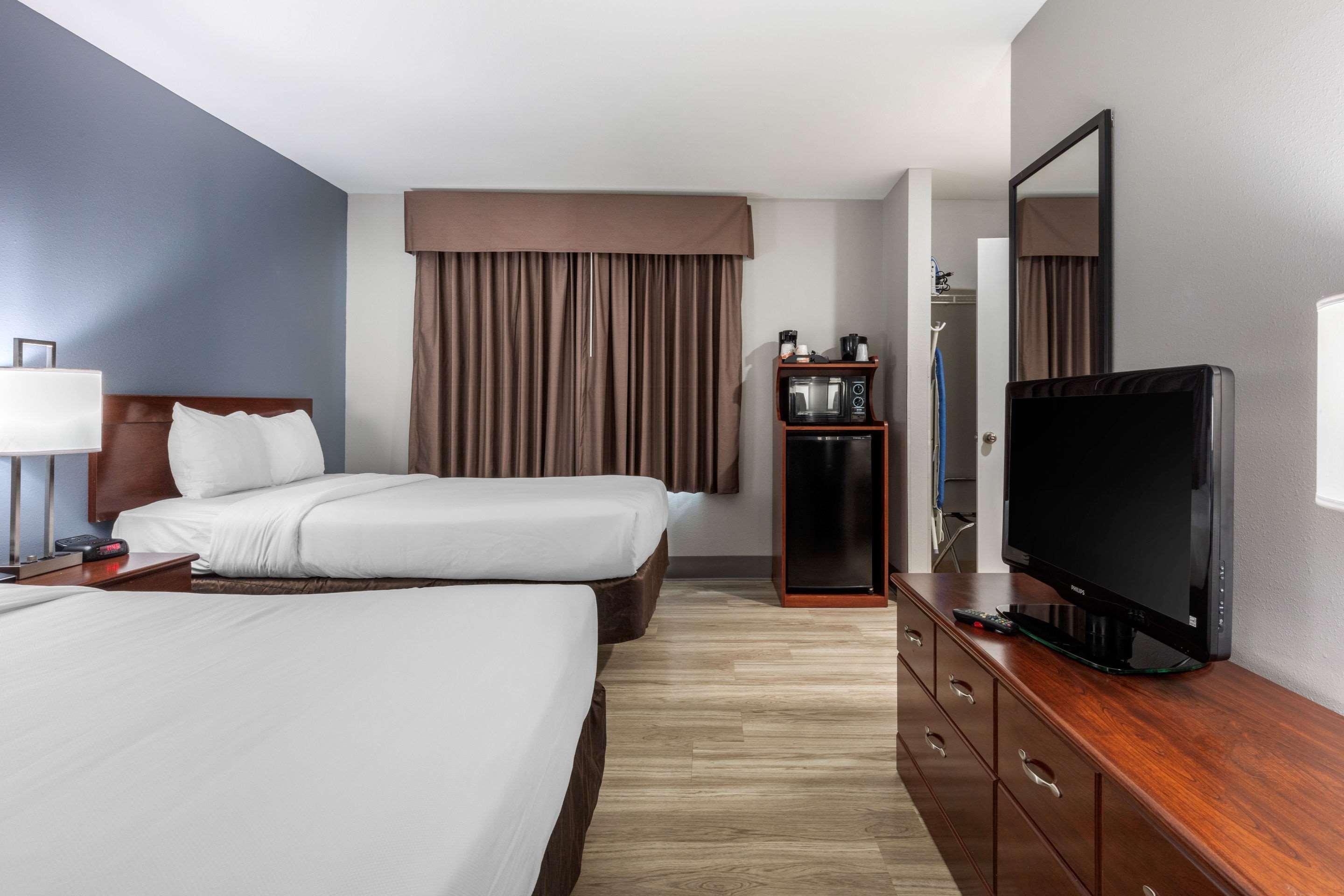 Quality Inn & Suites Demopolis Ngoại thất bức ảnh