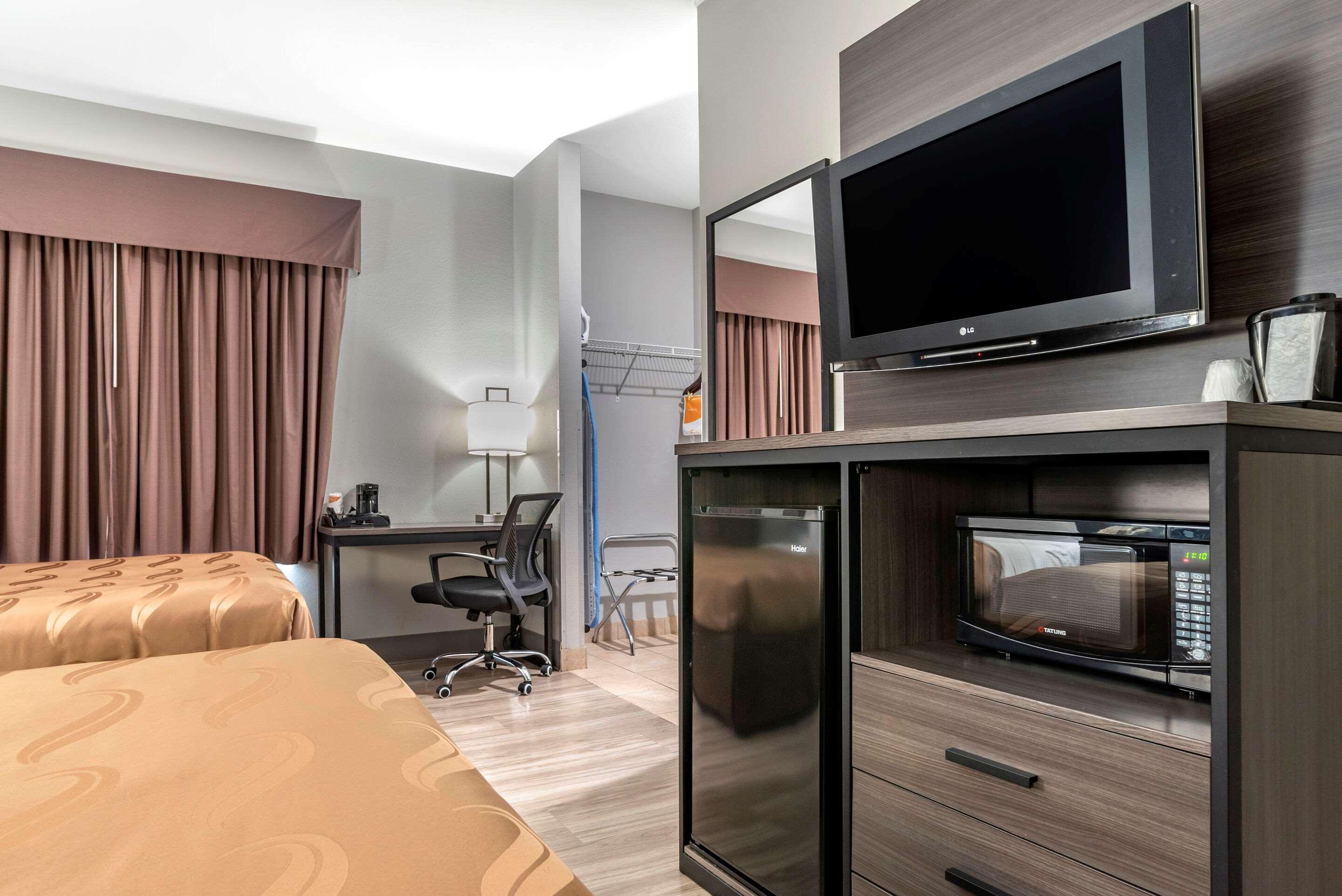 Quality Inn & Suites Demopolis Ngoại thất bức ảnh