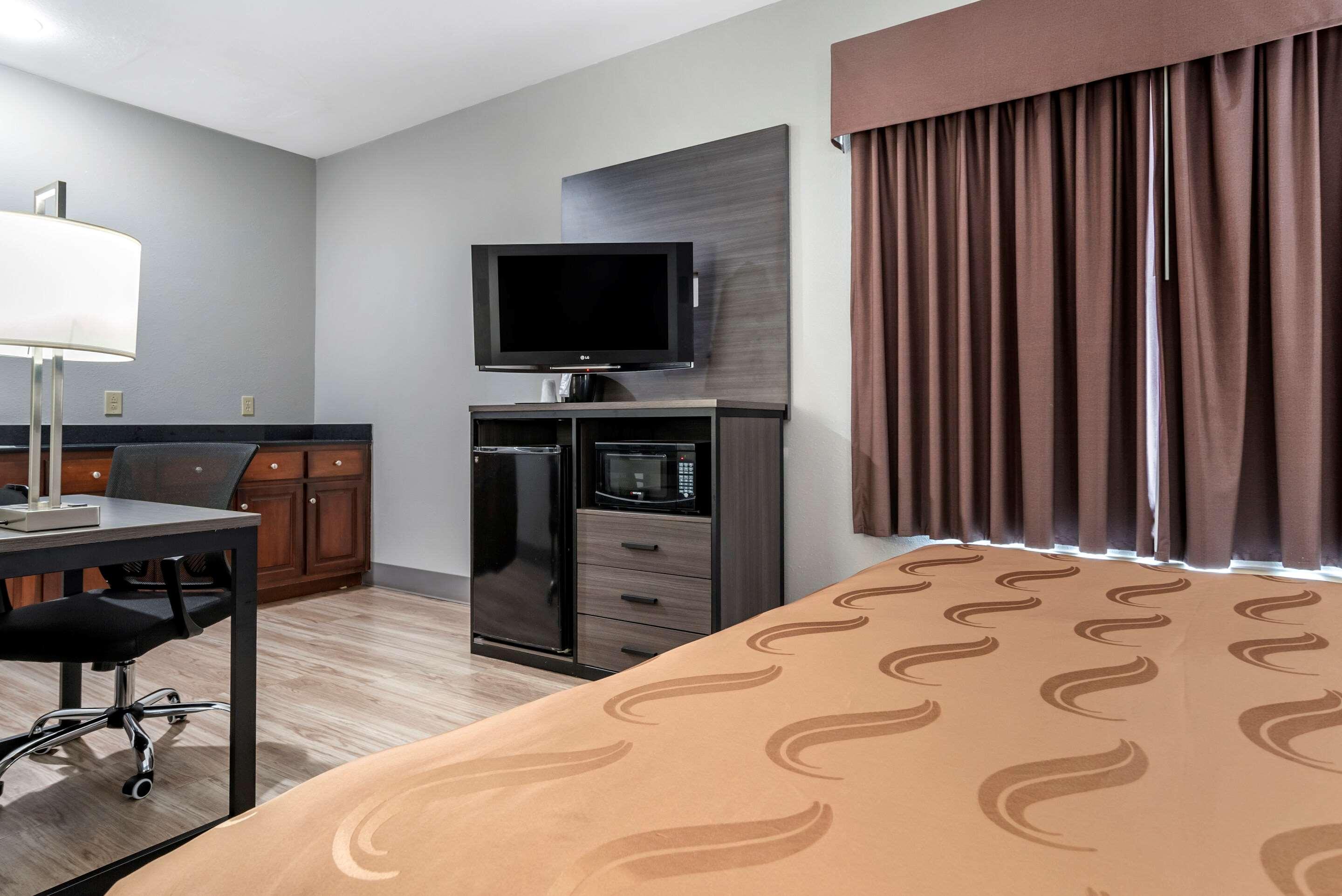 Quality Inn & Suites Demopolis Ngoại thất bức ảnh