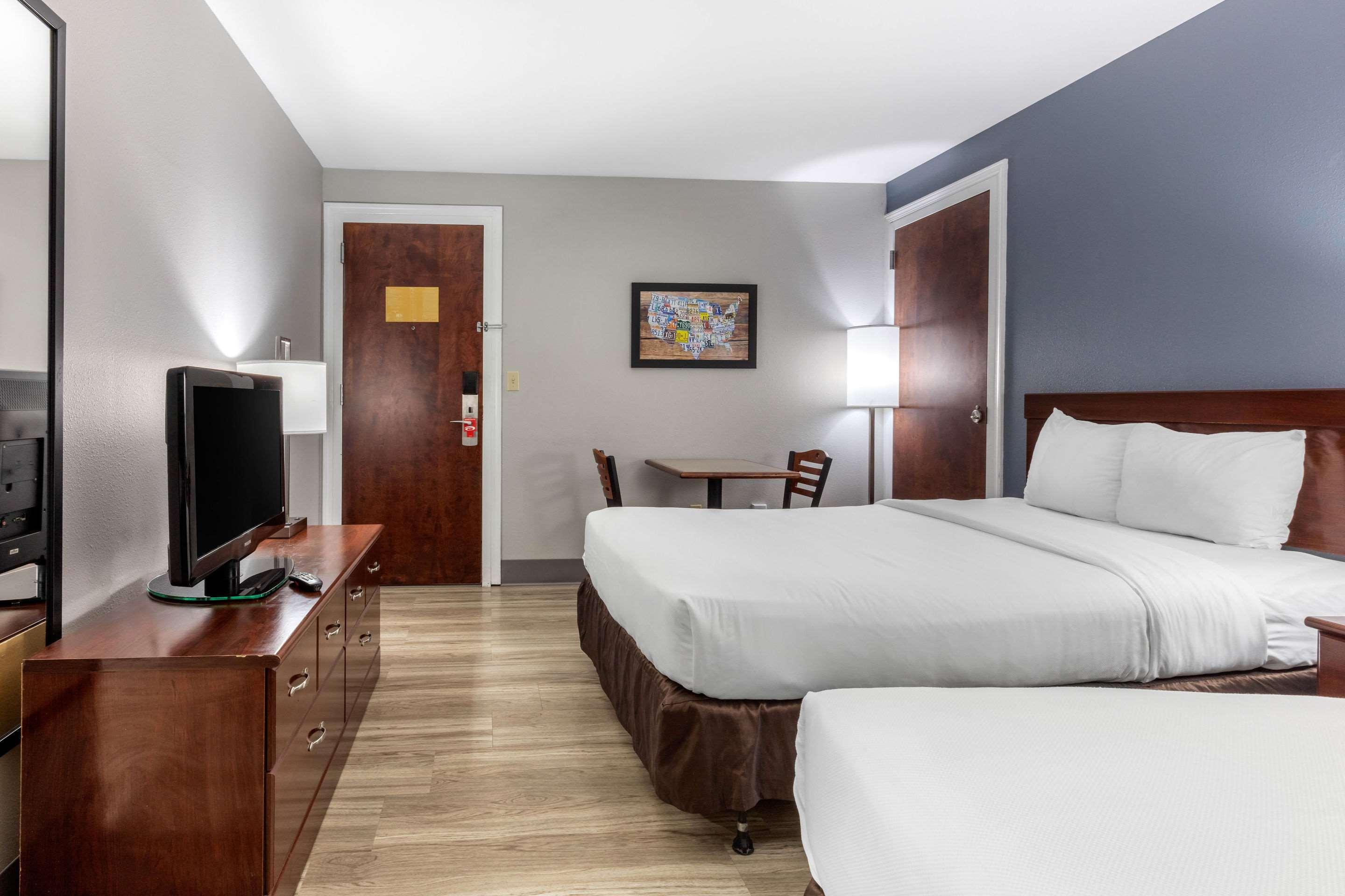Quality Inn & Suites Demopolis Ngoại thất bức ảnh