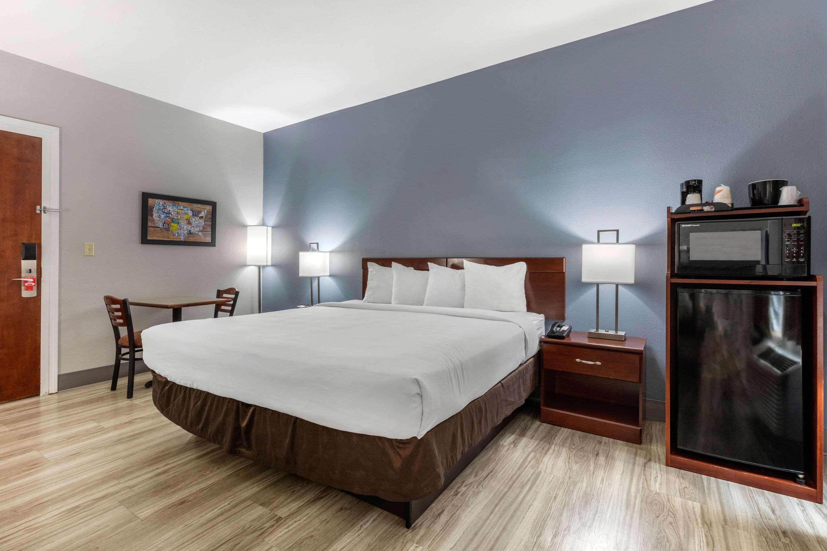 Quality Inn & Suites Demopolis Ngoại thất bức ảnh