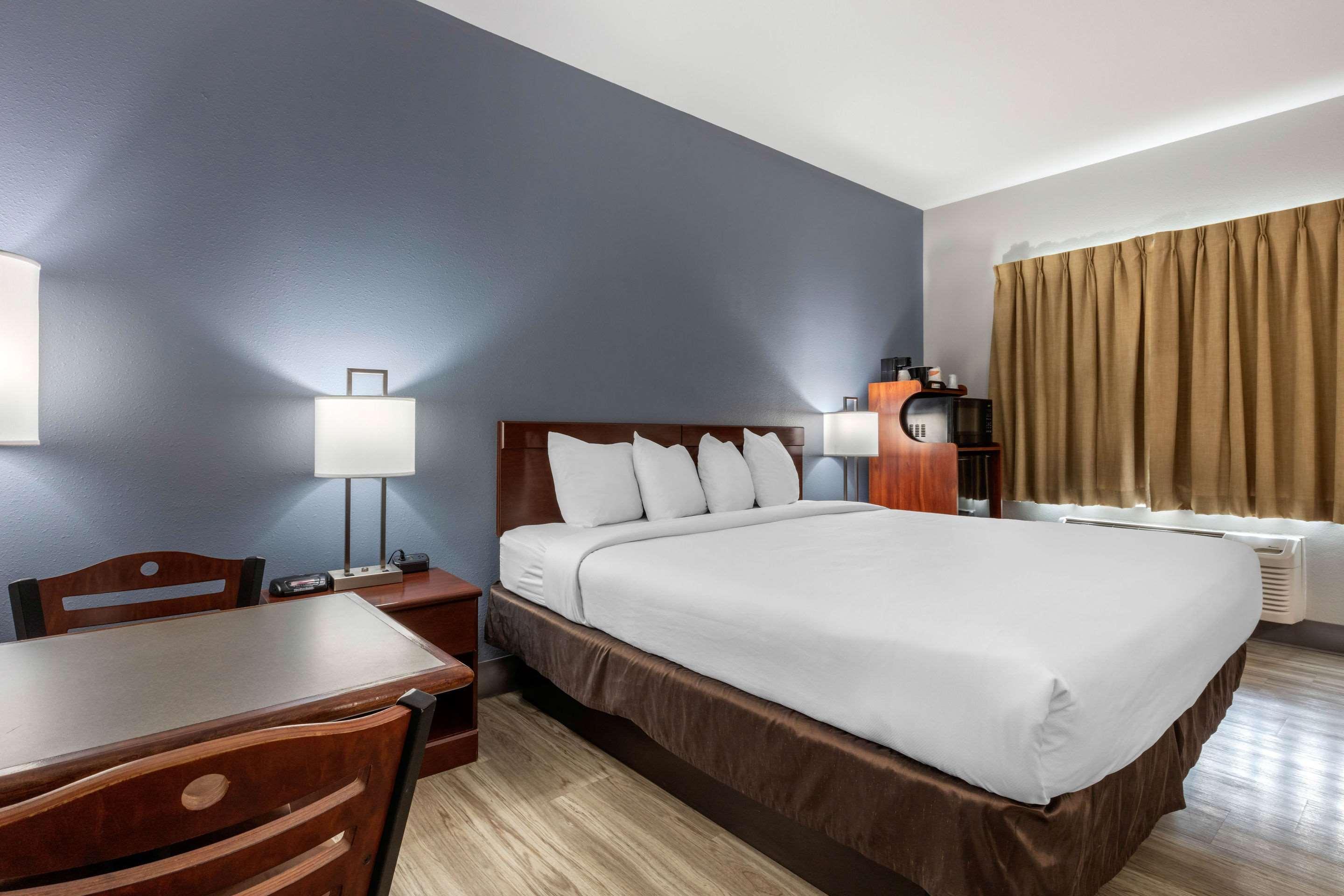 Quality Inn & Suites Demopolis Ngoại thất bức ảnh