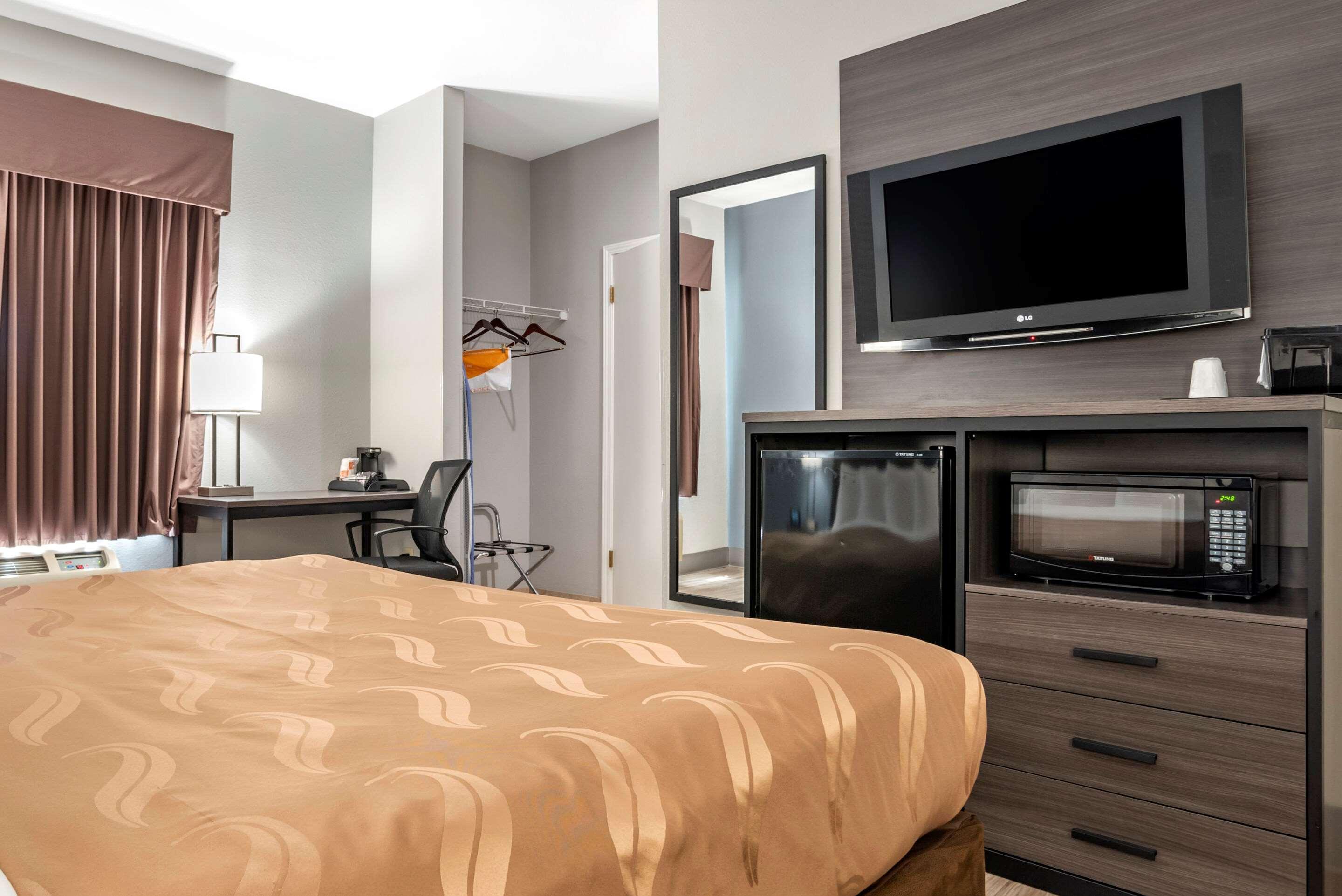 Quality Inn & Suites Demopolis Ngoại thất bức ảnh
