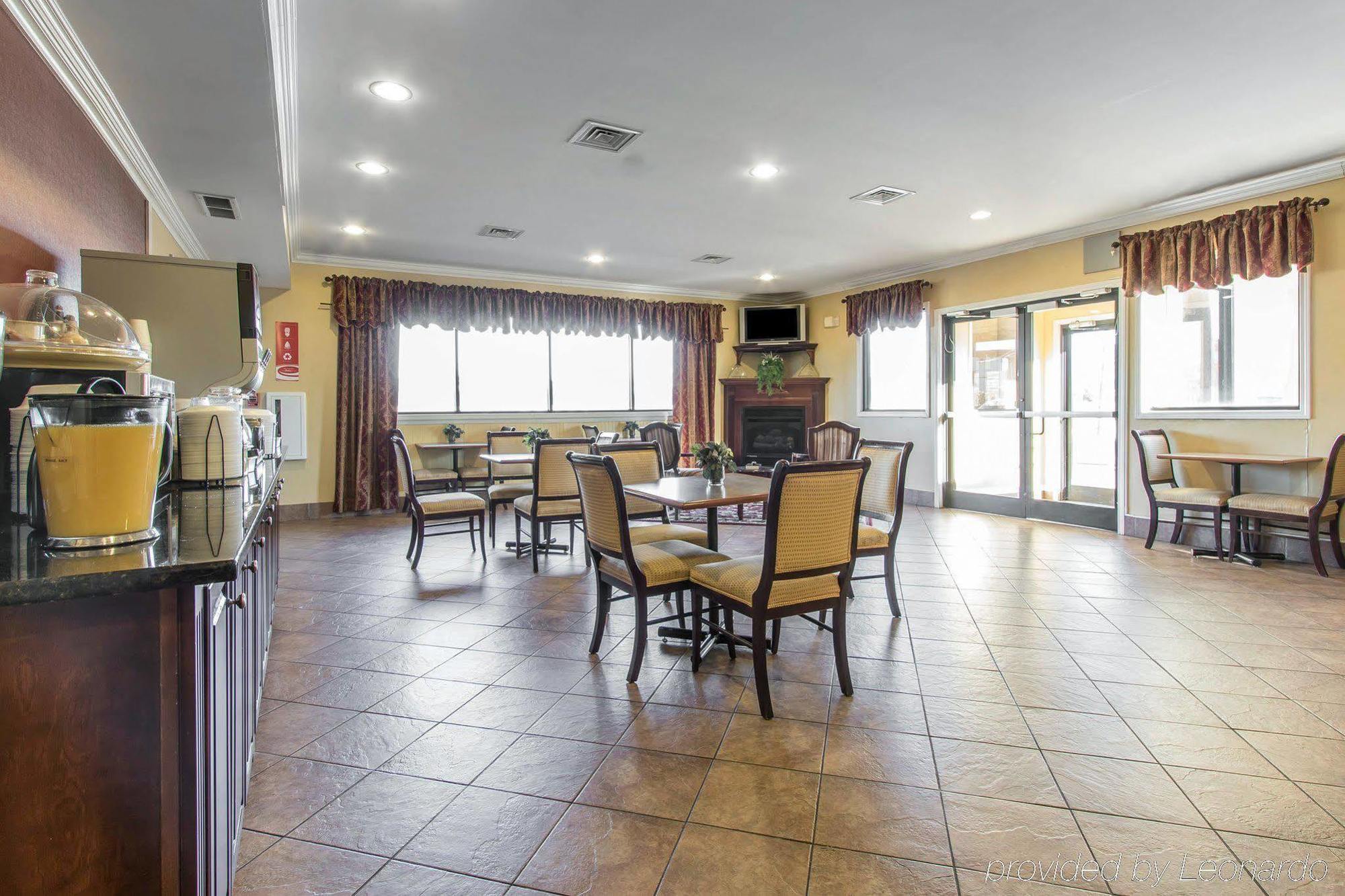 Quality Inn & Suites Demopolis Ngoại thất bức ảnh