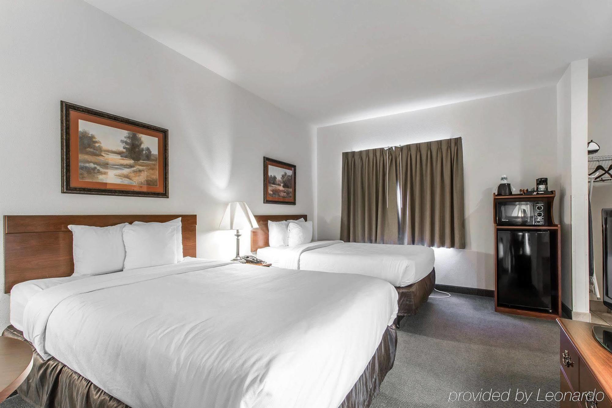 Quality Inn & Suites Demopolis Ngoại thất bức ảnh